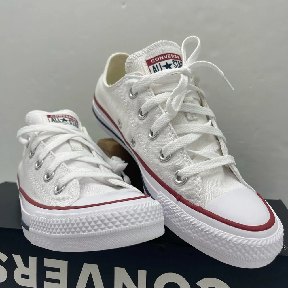 CTAS WMNS Chuck Taylor All Star LOW TOP SHOE
M7652C Black/White Sneakers - Picture 3 of 16